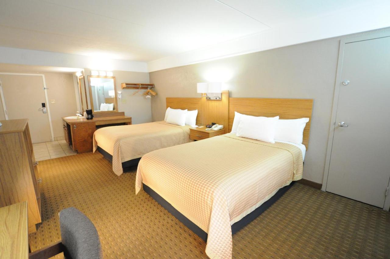 Double Room with Balcony - No Pets at Sidney James Mountain Lodge