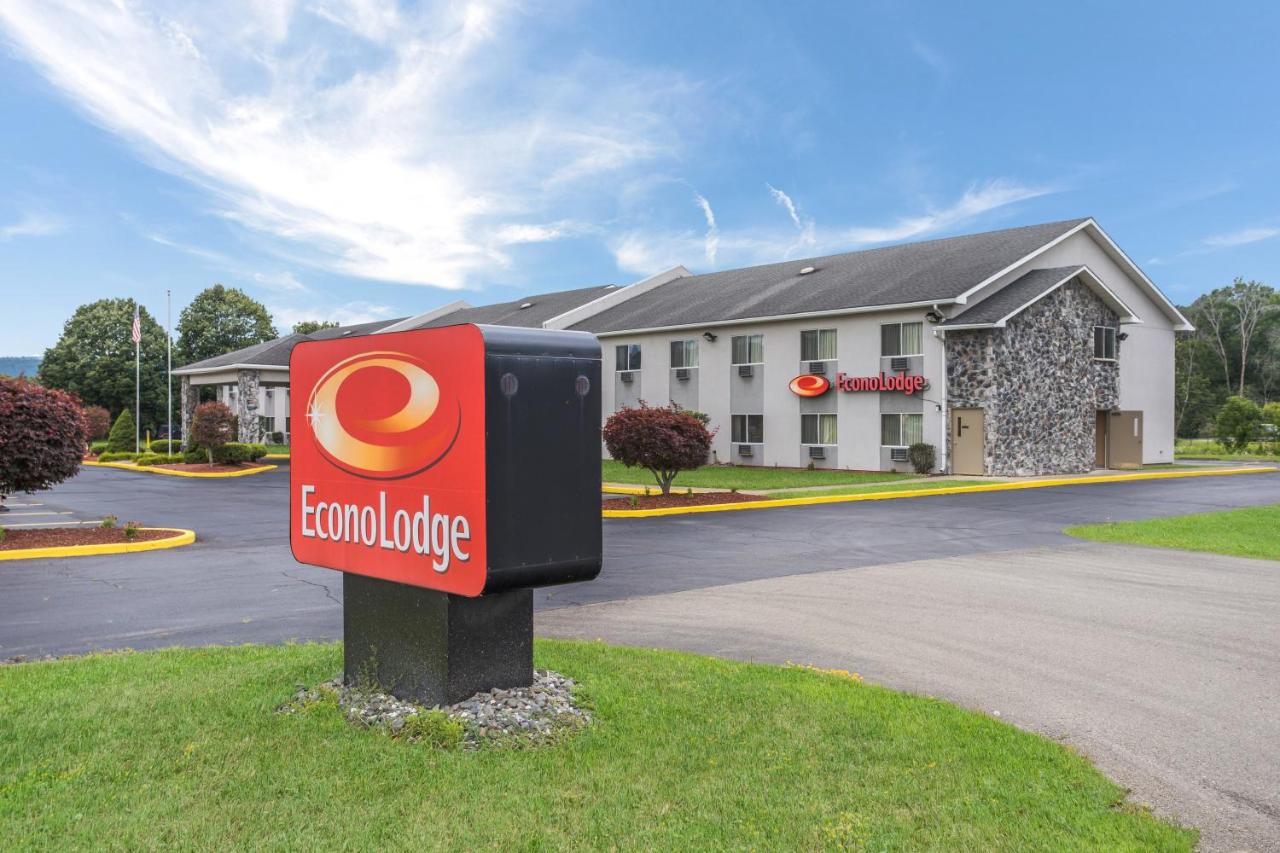 | Econo Lodge Painted Post