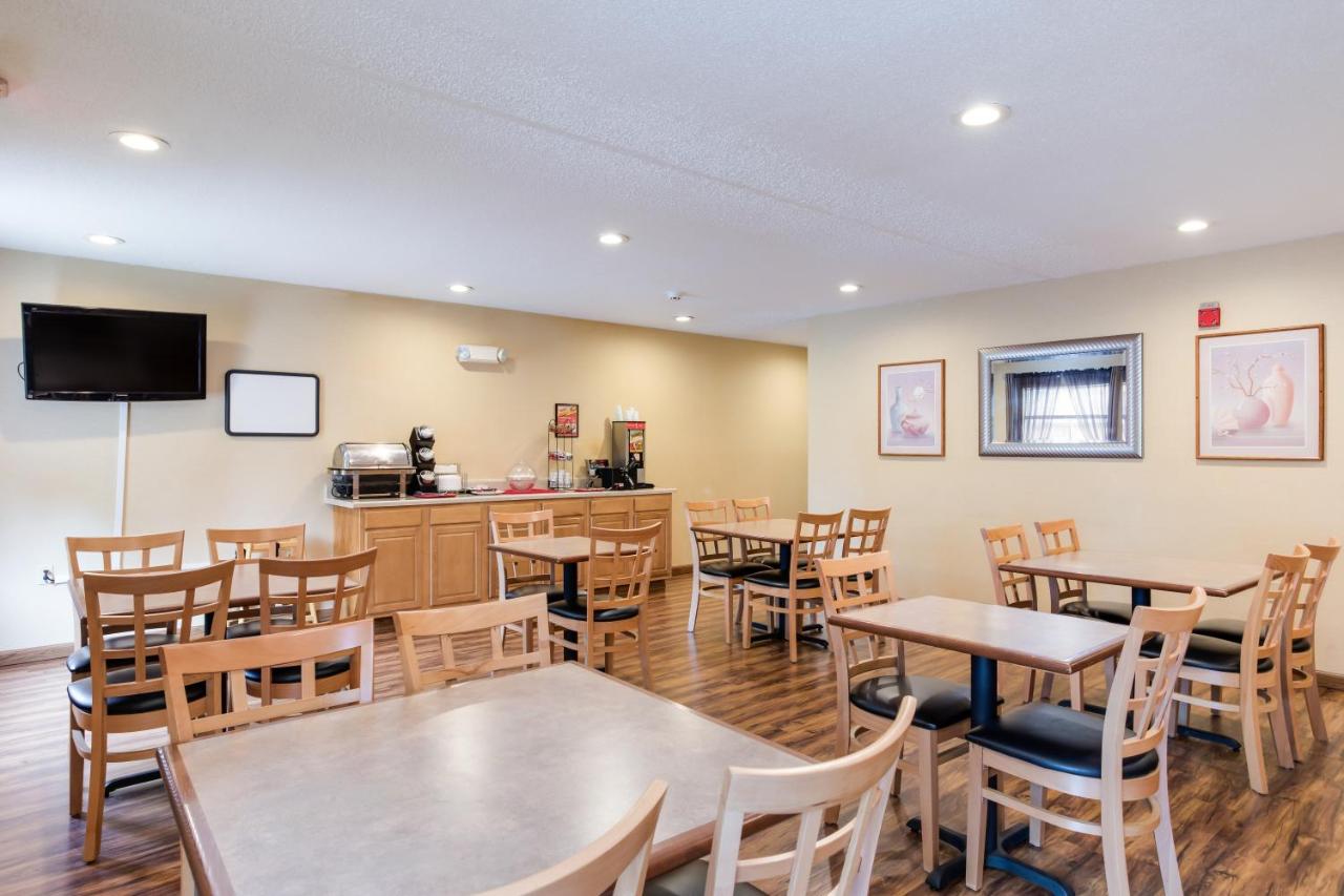  | Econo Lodge Painted Post