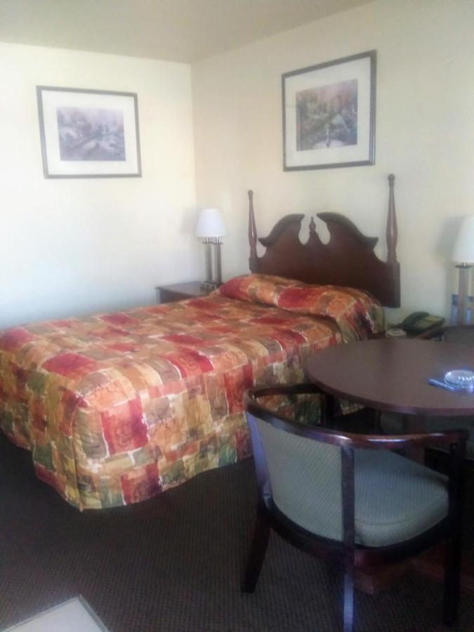  | El Rancho Motel