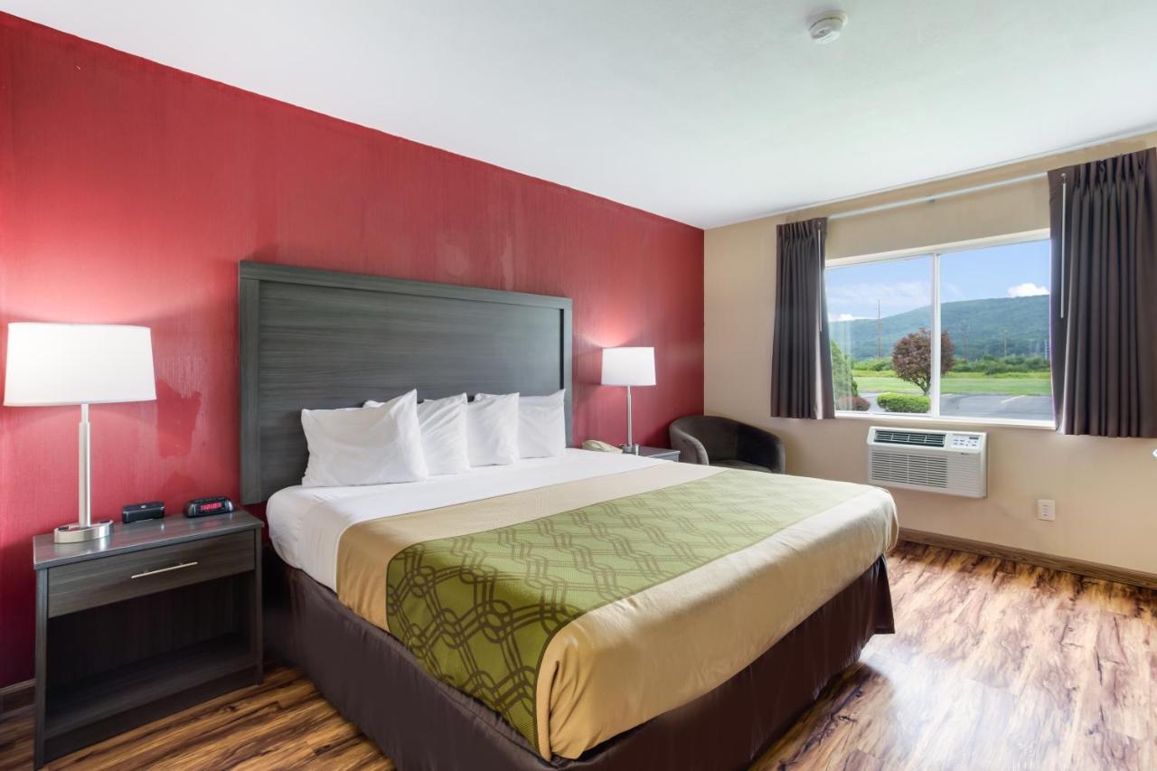  | Econo Lodge Painted Post