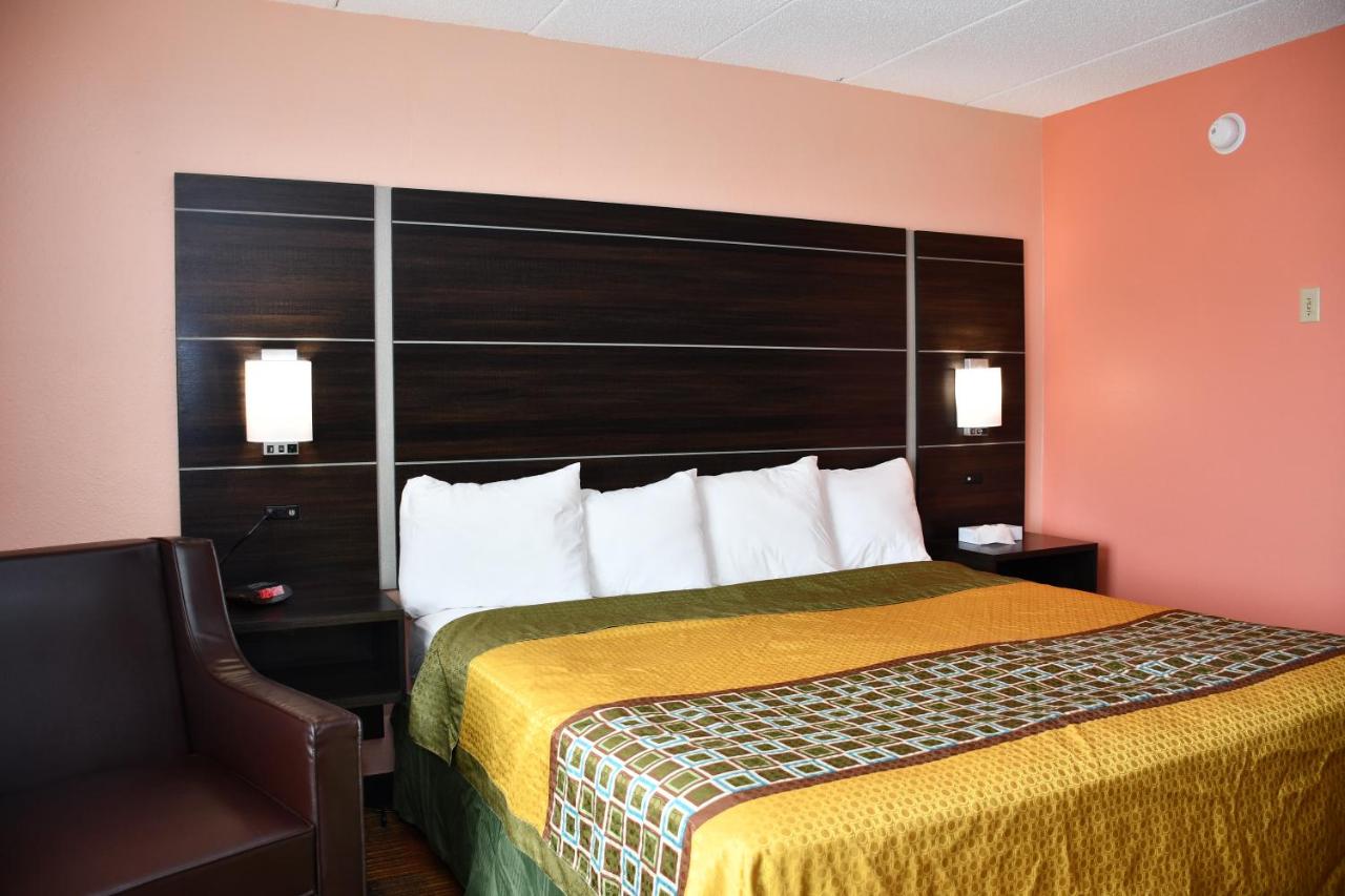| Regency Inn & Suites Faribault