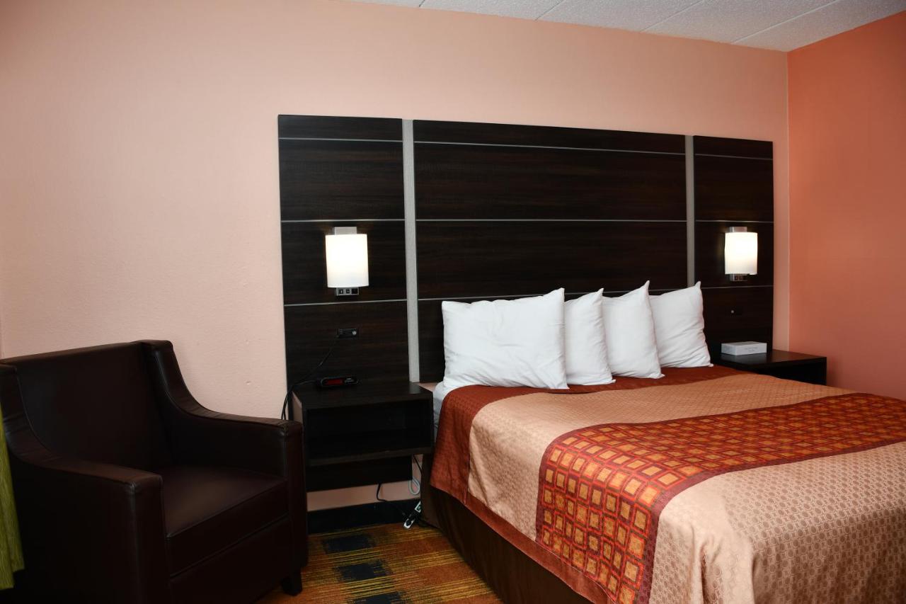 | Regency Inn & Suites Faribault