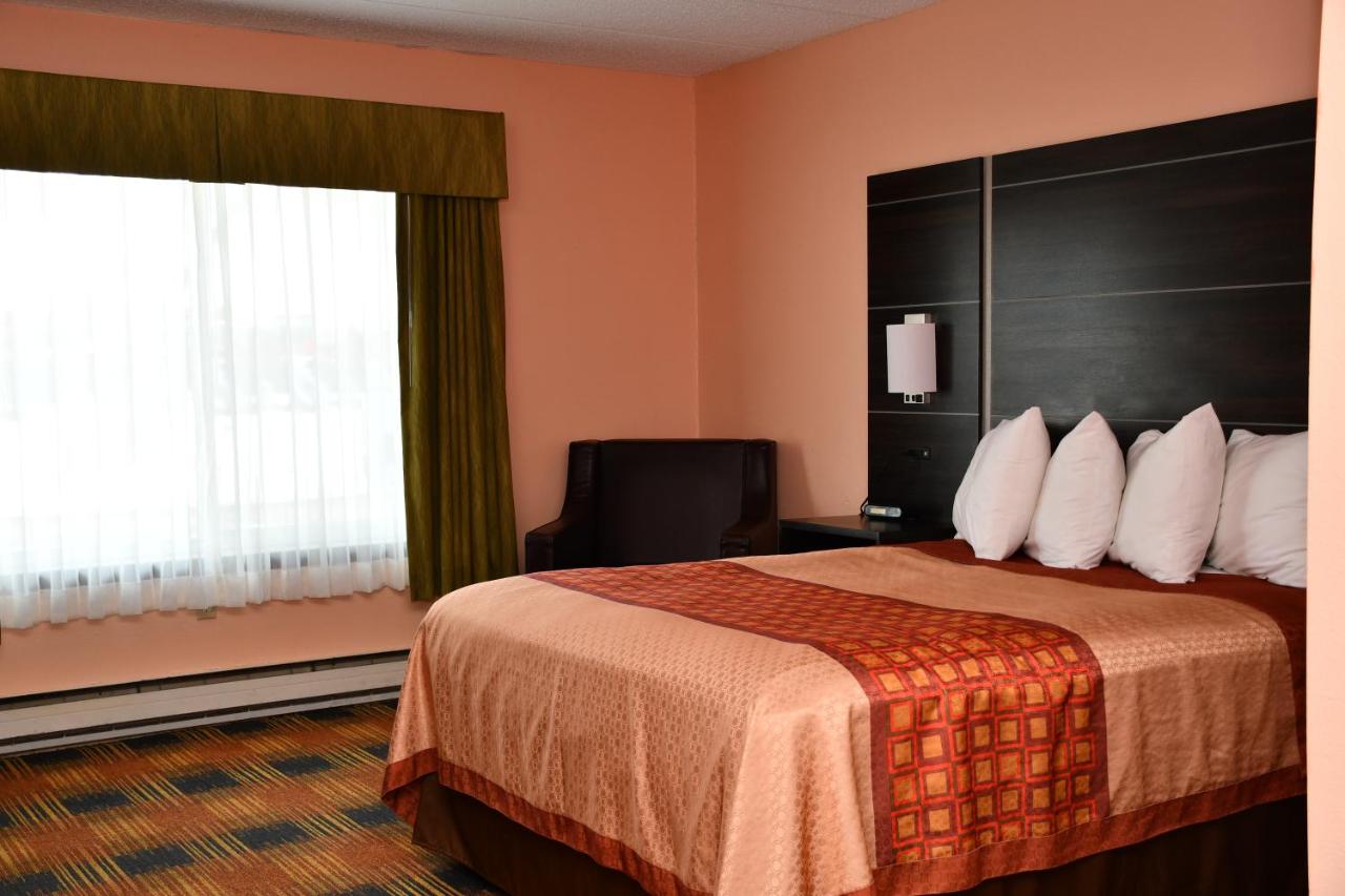 | Regency Inn & Suites Faribault