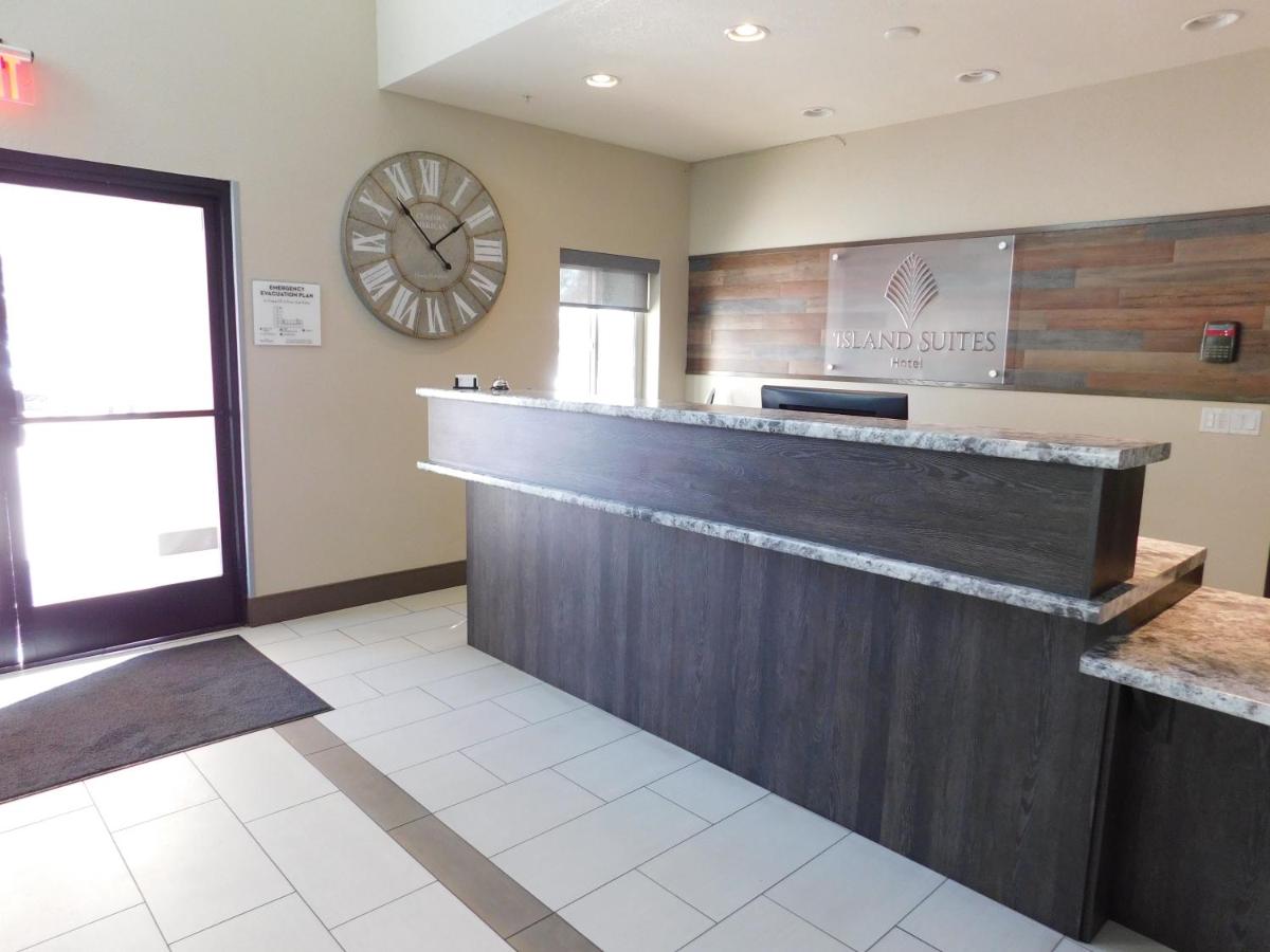 | Island Suites