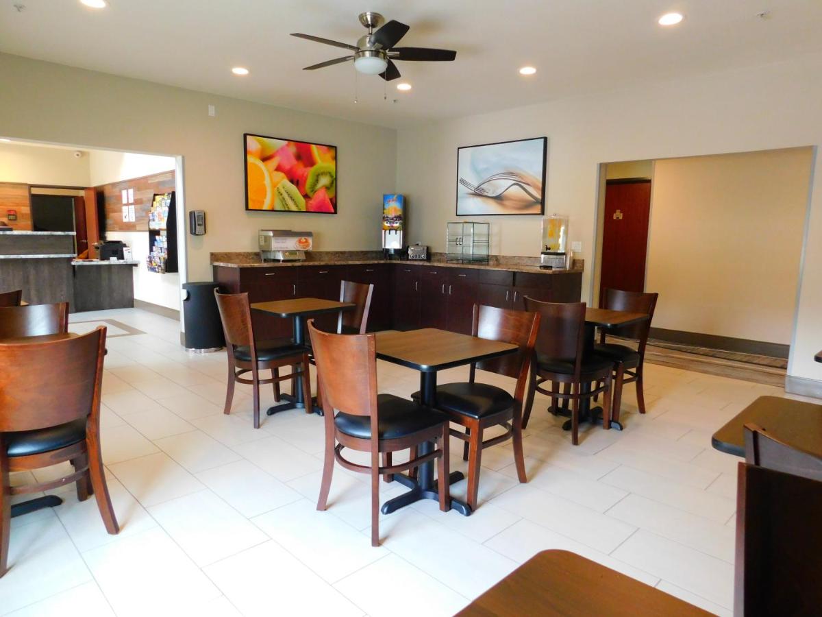 | Island Suites