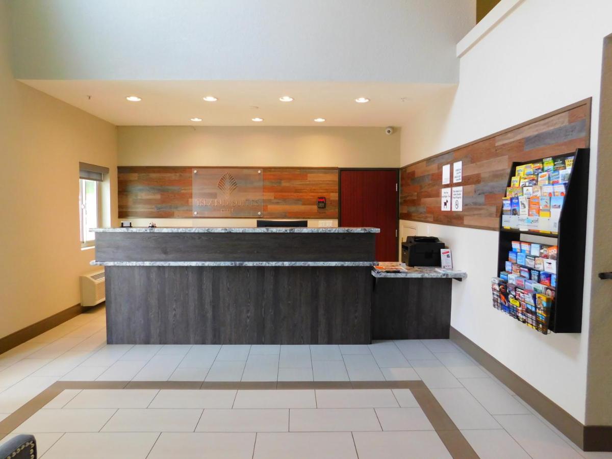 | Island Suites