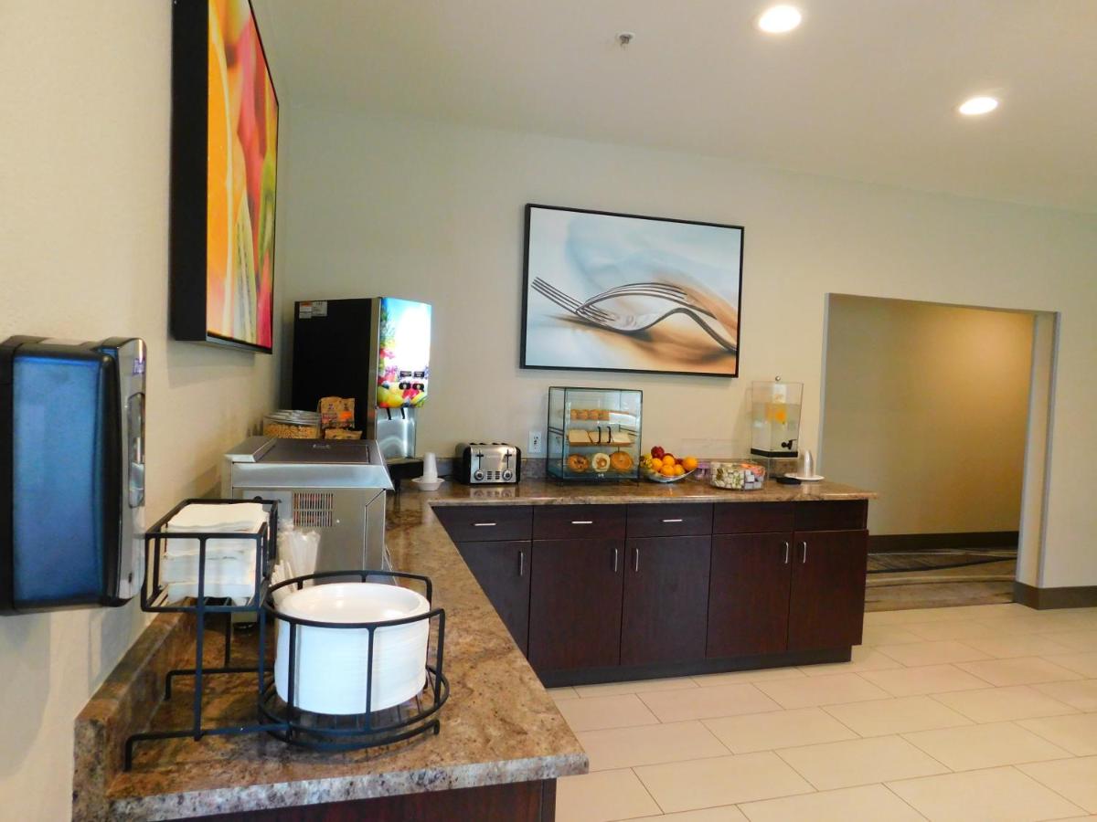 | Island Suites
