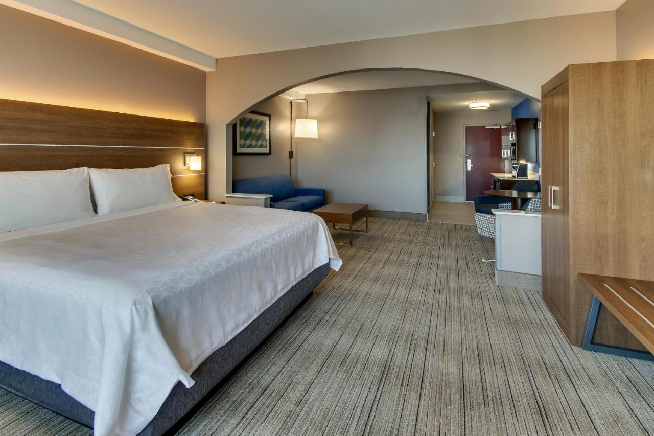 | Holiday Inn Express Hotel & Suites Columbus-Fort Benning, an IHG Hotel
