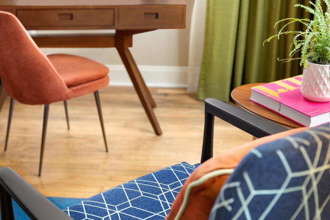 Deluxe Twin Room at Hotel Indigo Winston-Salem Downtown by IHG