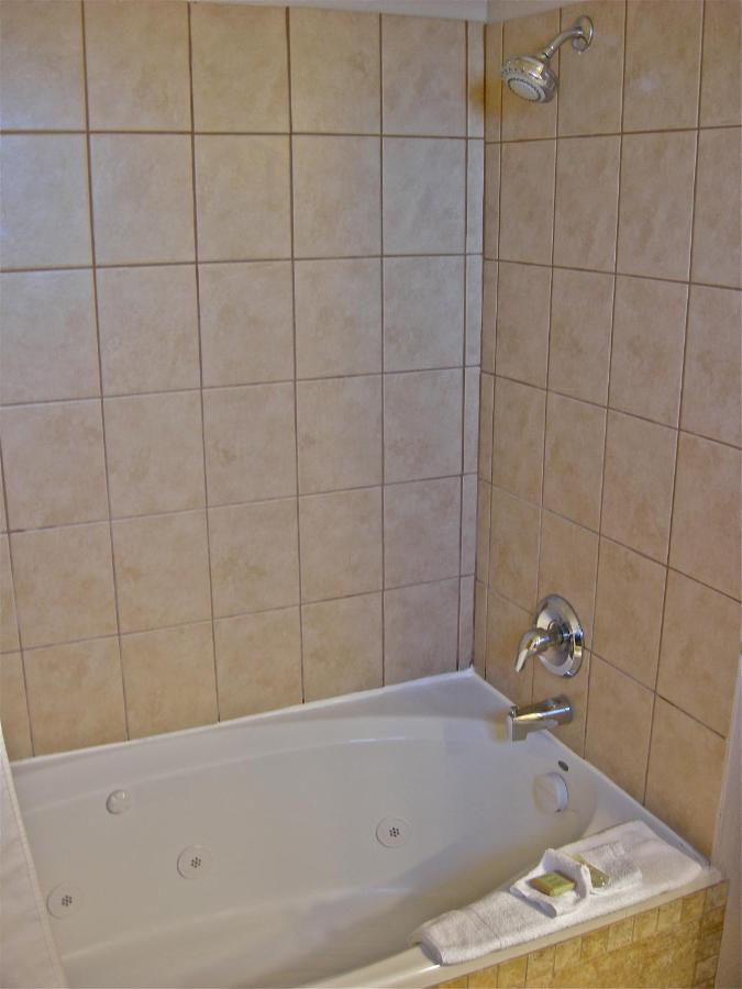 Deluxe Queen Suite with Two Queen Beds - Non-Smoking at Global INN
