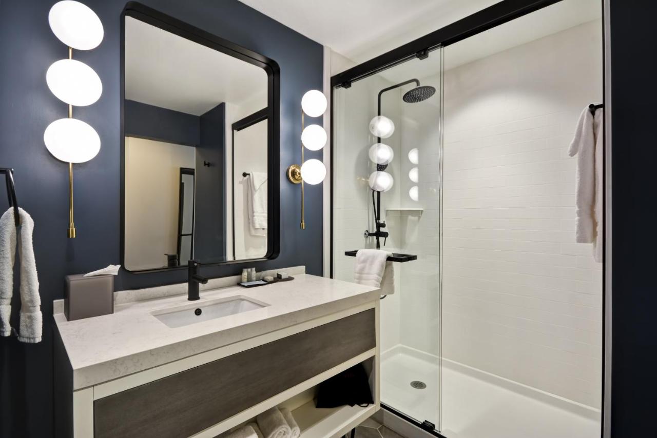 | Hotel Indigo Kansas City - The Crossroads, an IHG Hotel