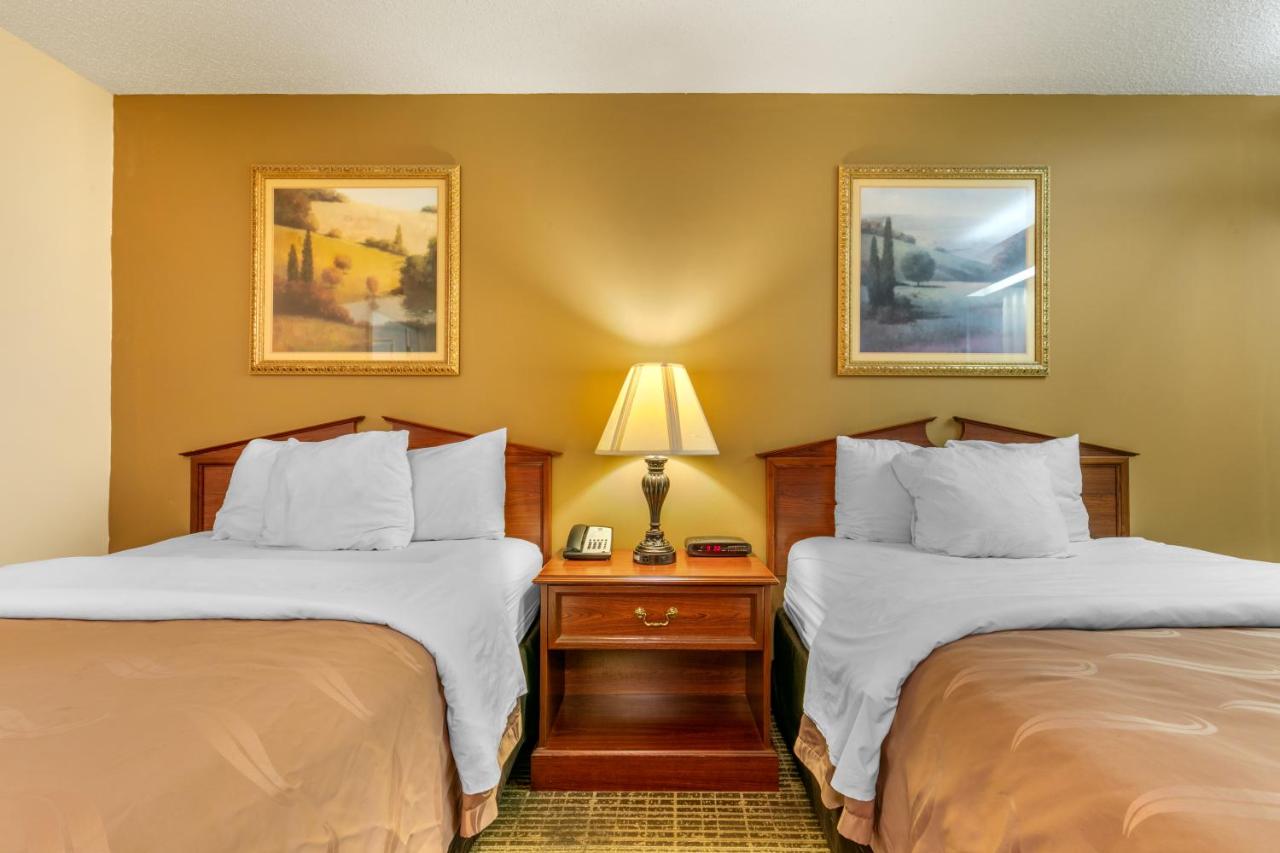 Double Room with Two Double Beds - Accessible/Non-Smoking at Quality Inn Johnson City I-26 exit 17