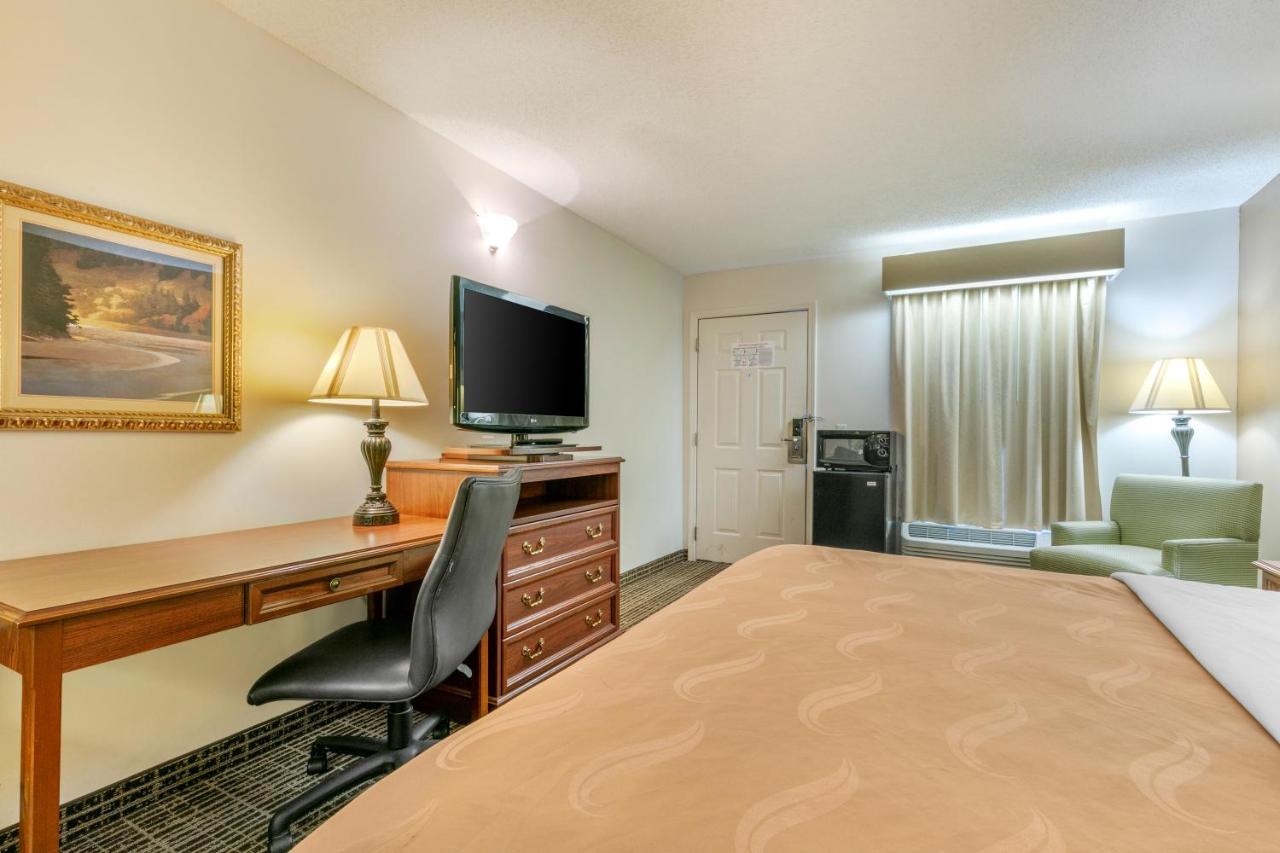 Double Room with Two Double Beds - Accessible/Non-Smoking at Quality Inn Johnson City I-26 exit 17