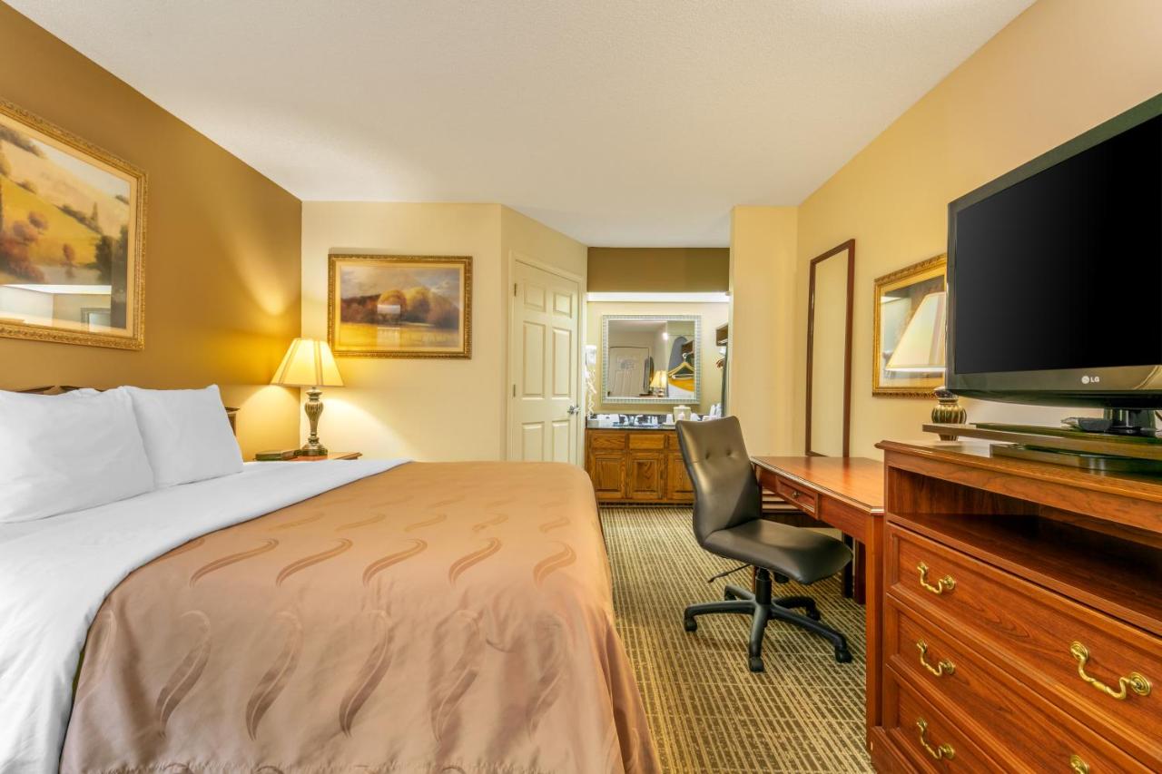 King Room - Non-Smoking at Quality Inn Johnson City I-26 exit 17