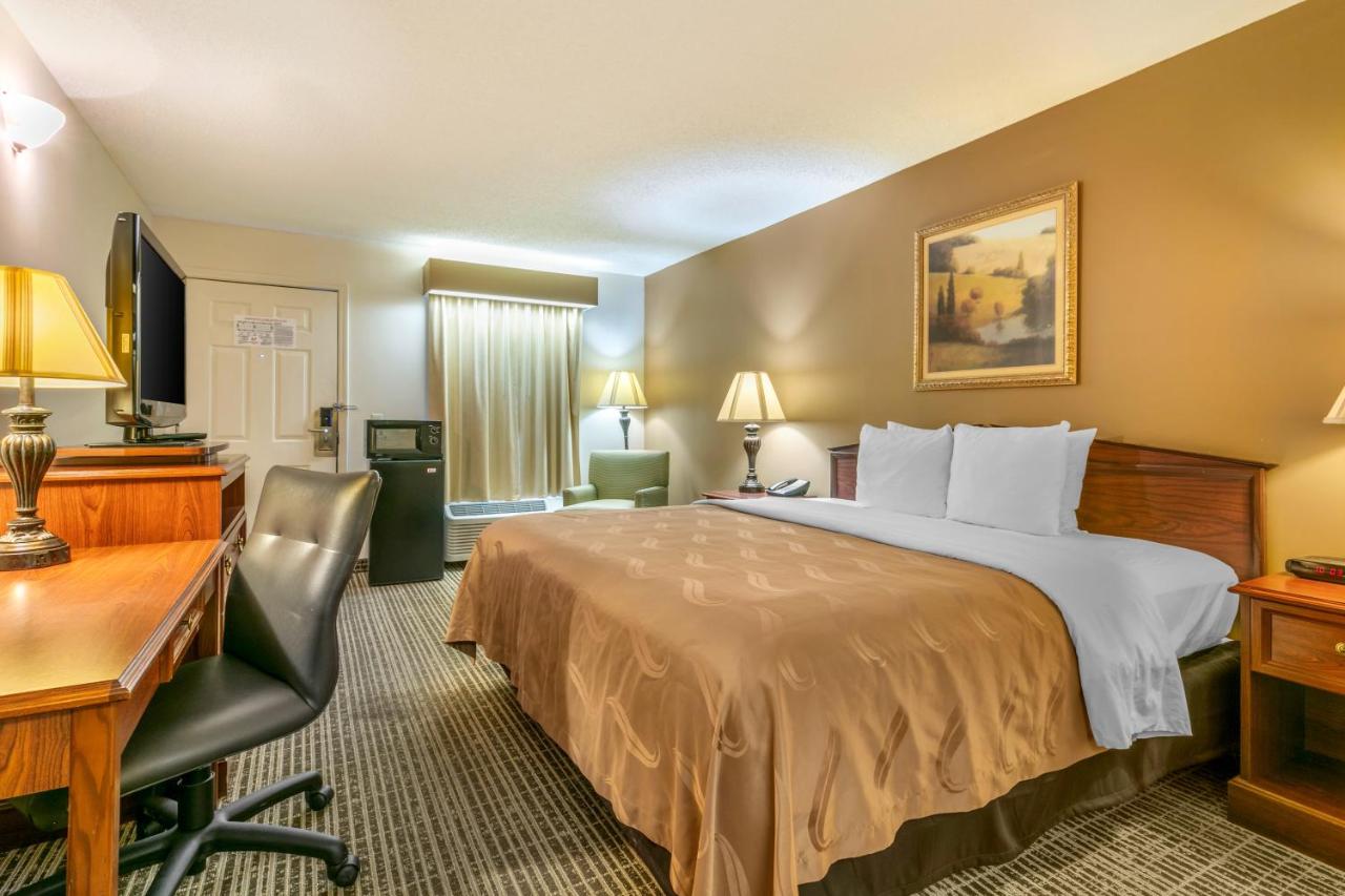 King Room - Non-Smoking at Quality Inn Johnson City I-26 exit 17