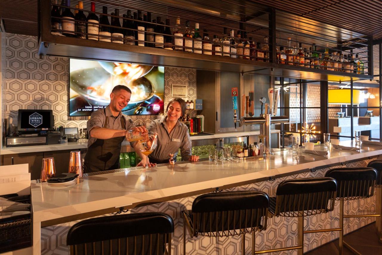 | Silver Cloud Hotel - Portland