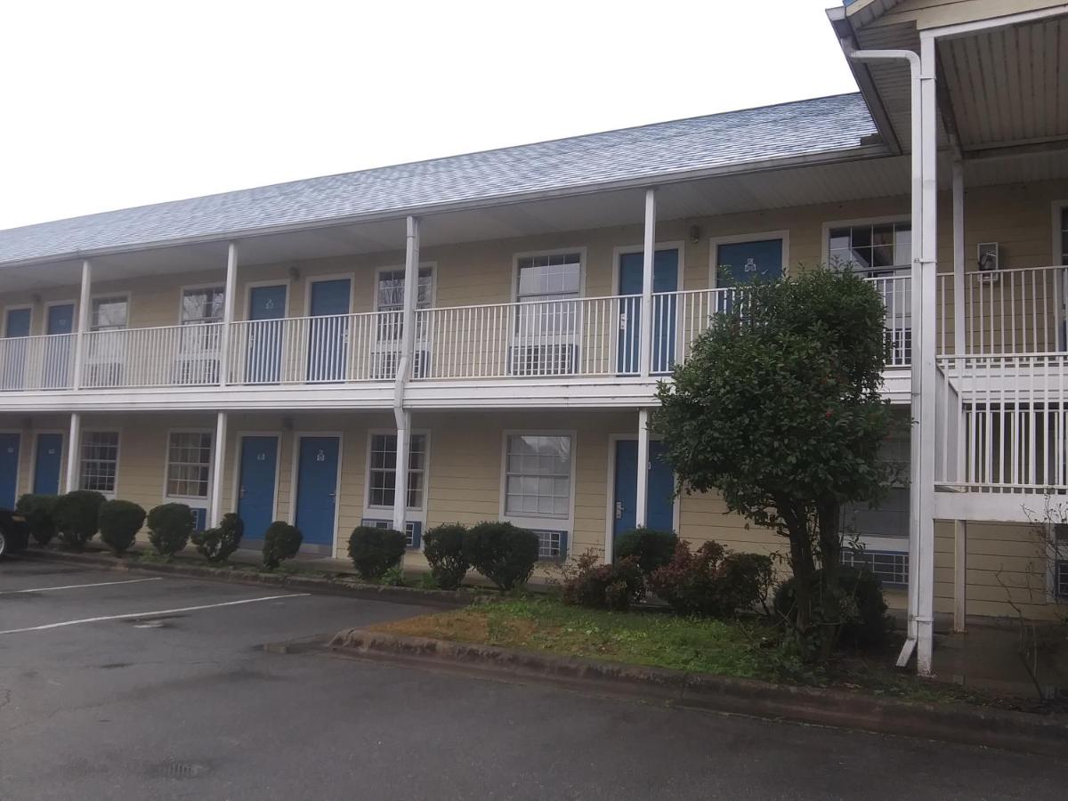 | El Rancho Motel