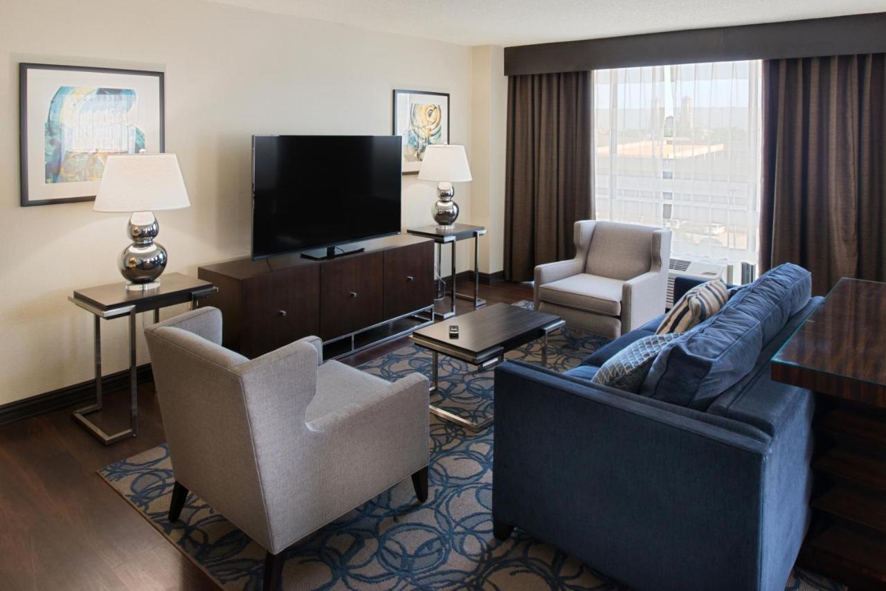 Presidential Suite at Radisson Hotel St. Louis Downtown Convention Center