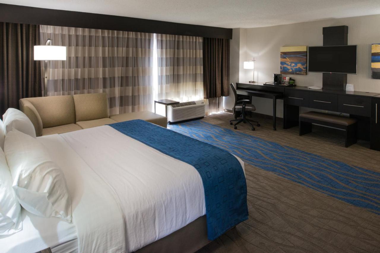 Presidential Suite at Radisson Hotel St. Louis Downtown Convention Center