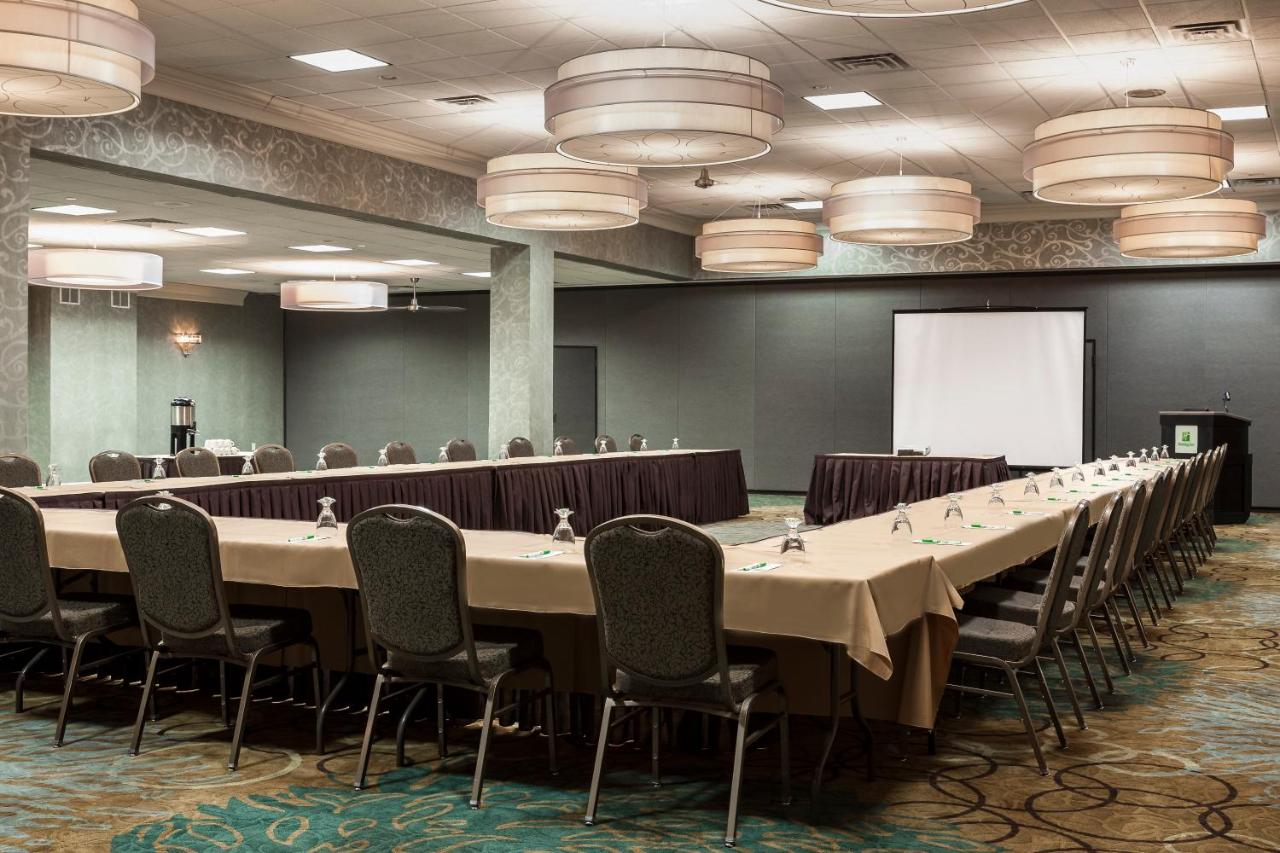 | Holiday Inn Rock Island-Quad Cities, an IHG Hotel