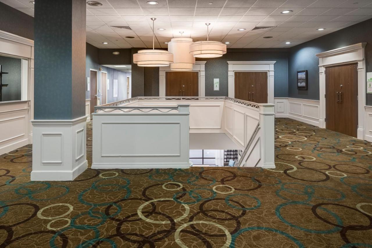 | Holiday Inn Rock Island-Quad Cities, an IHG Hotel