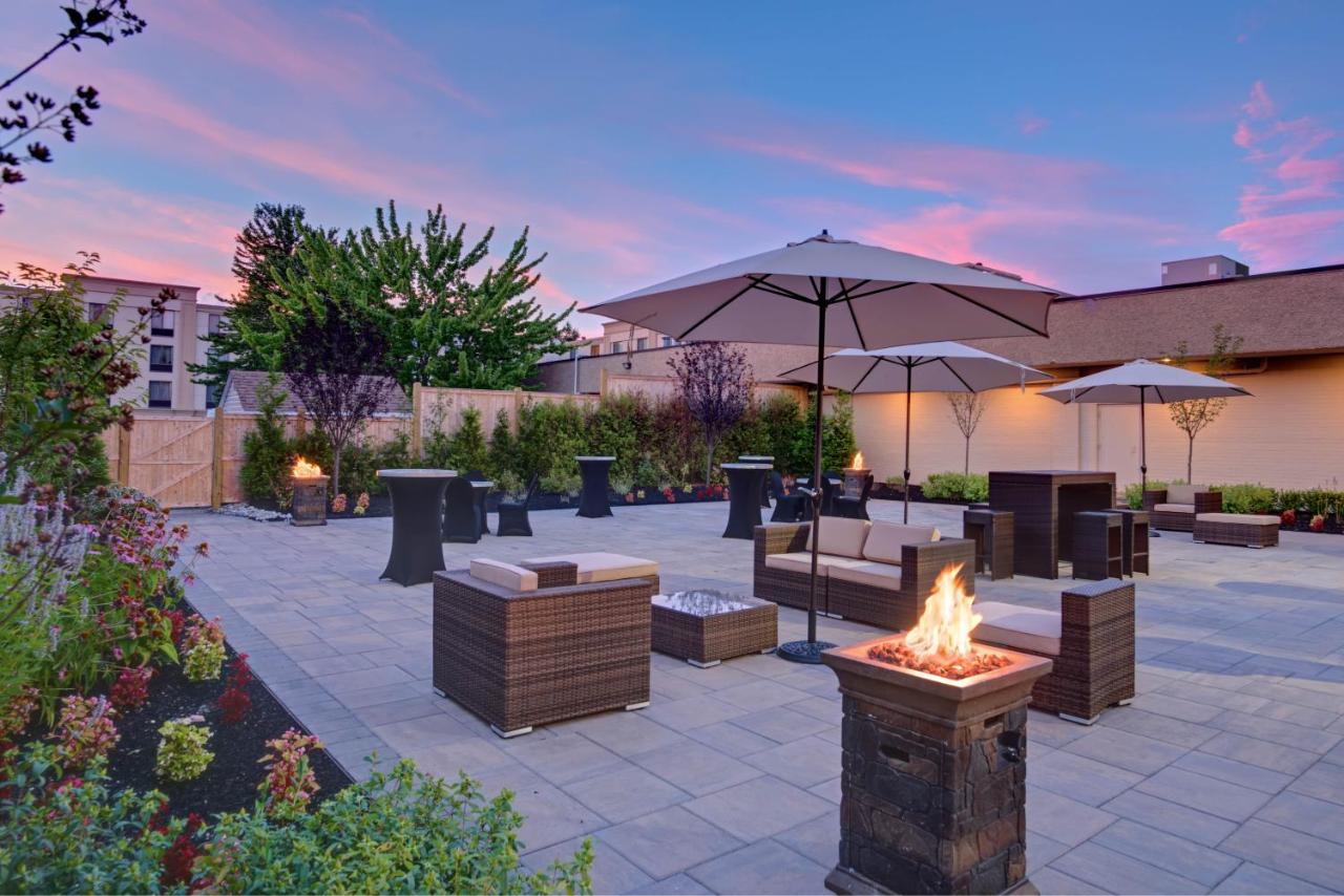 | Holiday Inn East Windsor, an IHG Hotel