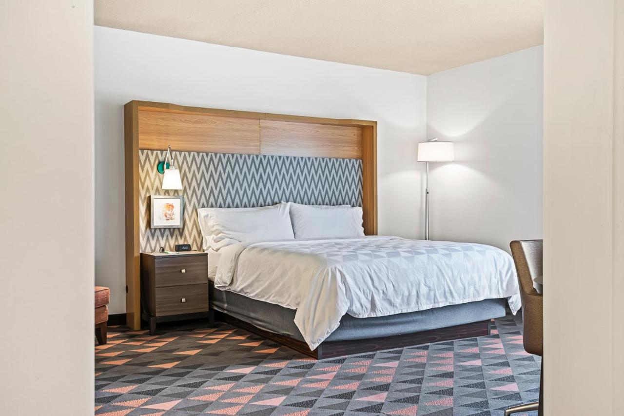 King Room - Mobility Access/Hearing Accessible at Holiday Inn St. Petersburg West by IHG