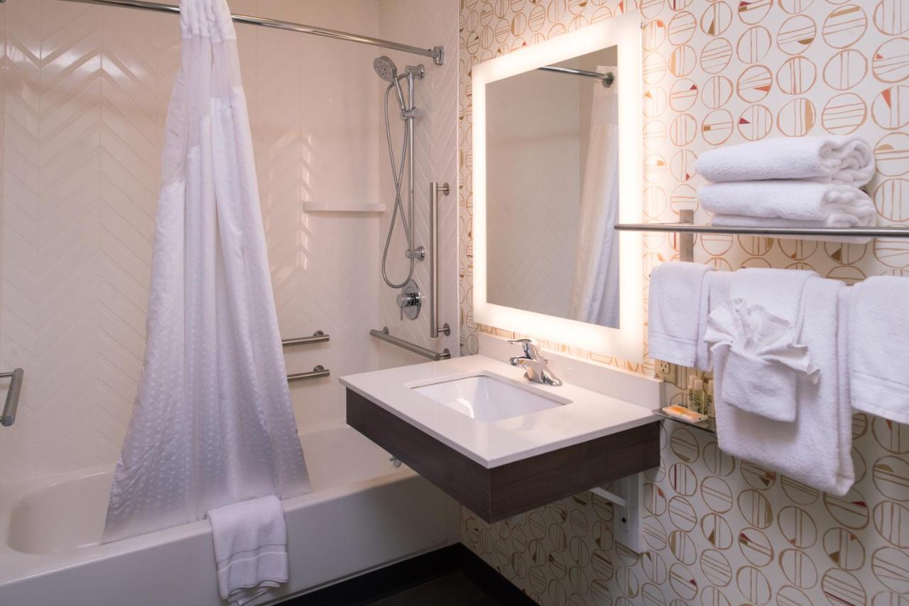 Double Room - Disability Access/Non-Smoking at Holiday Inn Auburn-Finger Lakes Region by IHG