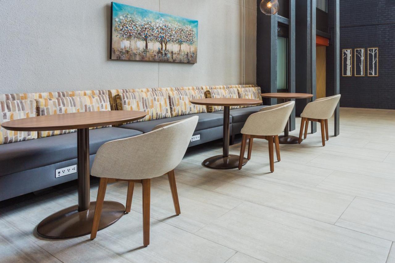 | Holiday Inn Roanoke - Valley View, an IHG Hotel