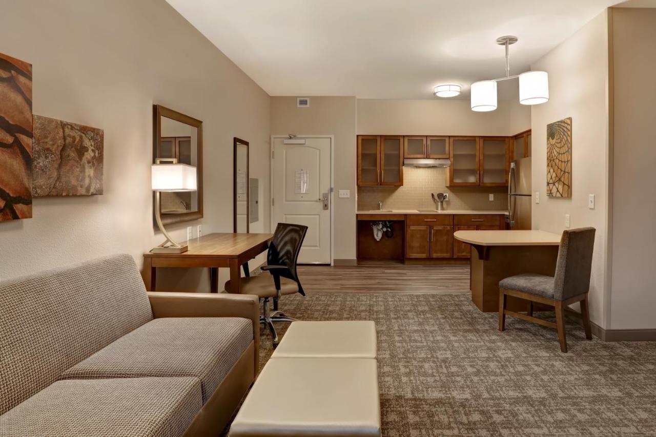 Queen Studio Suite with Batch Tub - Mobility Accessible - Non-Smoking at Staybridge Suites Overland Park - Kansas City S by IHG