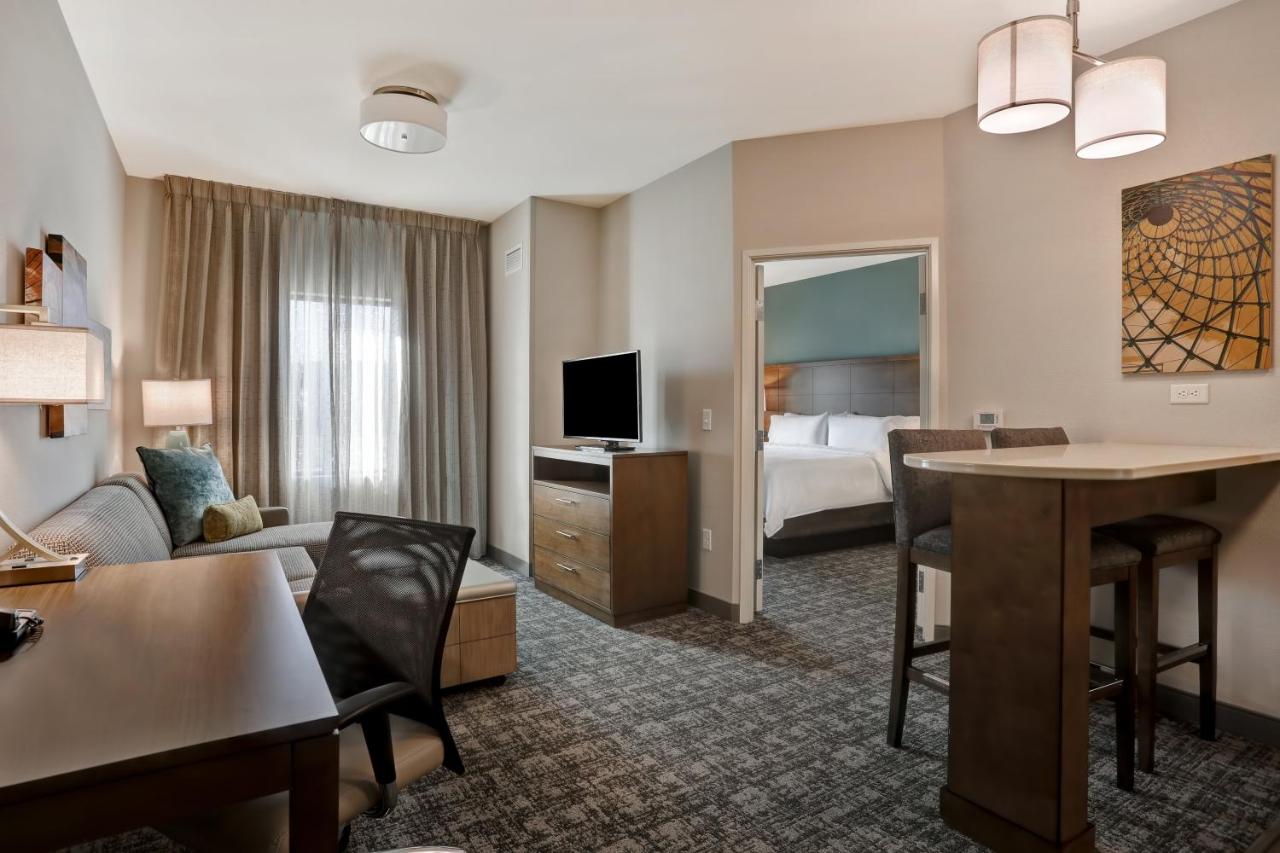 One-Bedroom King Suite - Non-Smoking at Staybridge Suites Overland Park - Kansas City S by IHG