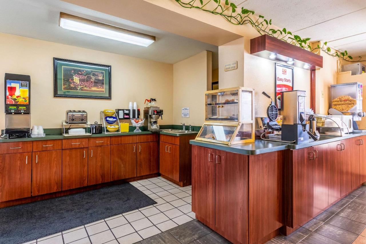 | Econo Lodge - Rocky Top