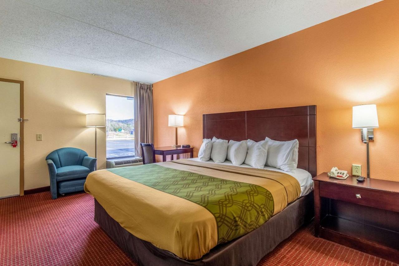 | Econo Lodge - Rocky Top