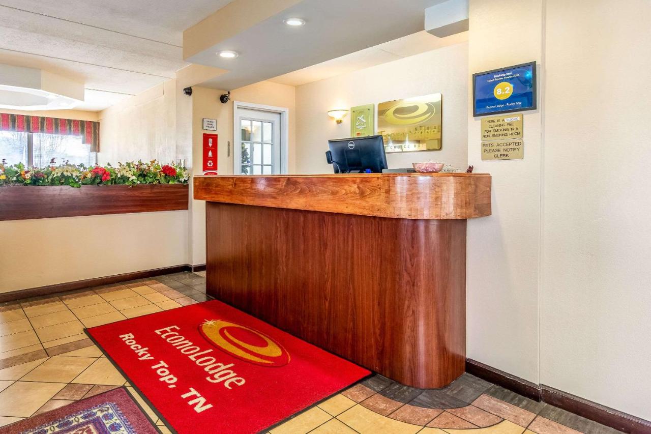 | Econo Lodge - Rocky Top