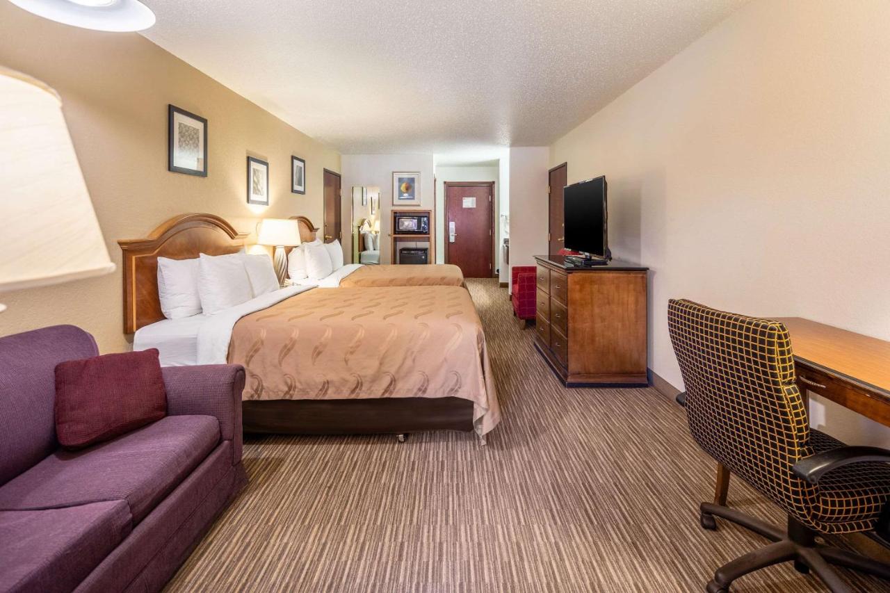 Queen Suite with Two Queen Beds - Non Smoking at Quality Inn Keystone near Mount Rushmore