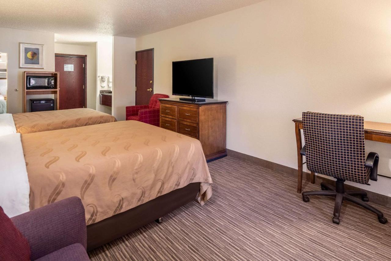 Queen Suite with Two Queen Beds - Non Smoking at Quality Inn Keystone near Mount Rushmore