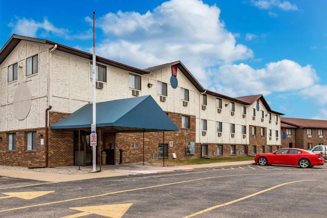 | Econo Lodge Inn & Suites