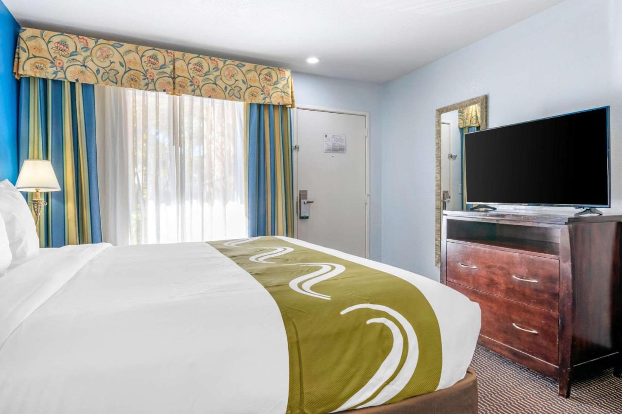King Room - Non-Smoking at Quality Inn Sarasota North Near Lido Key Beach