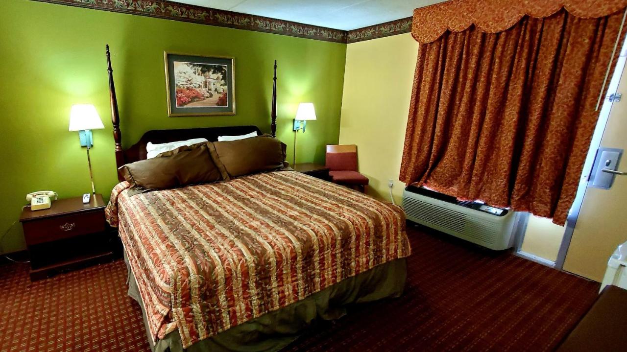 | Thomasville Inn