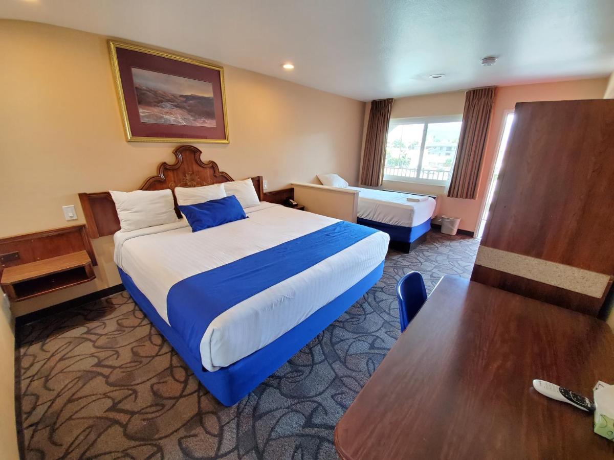 | Colony Inn