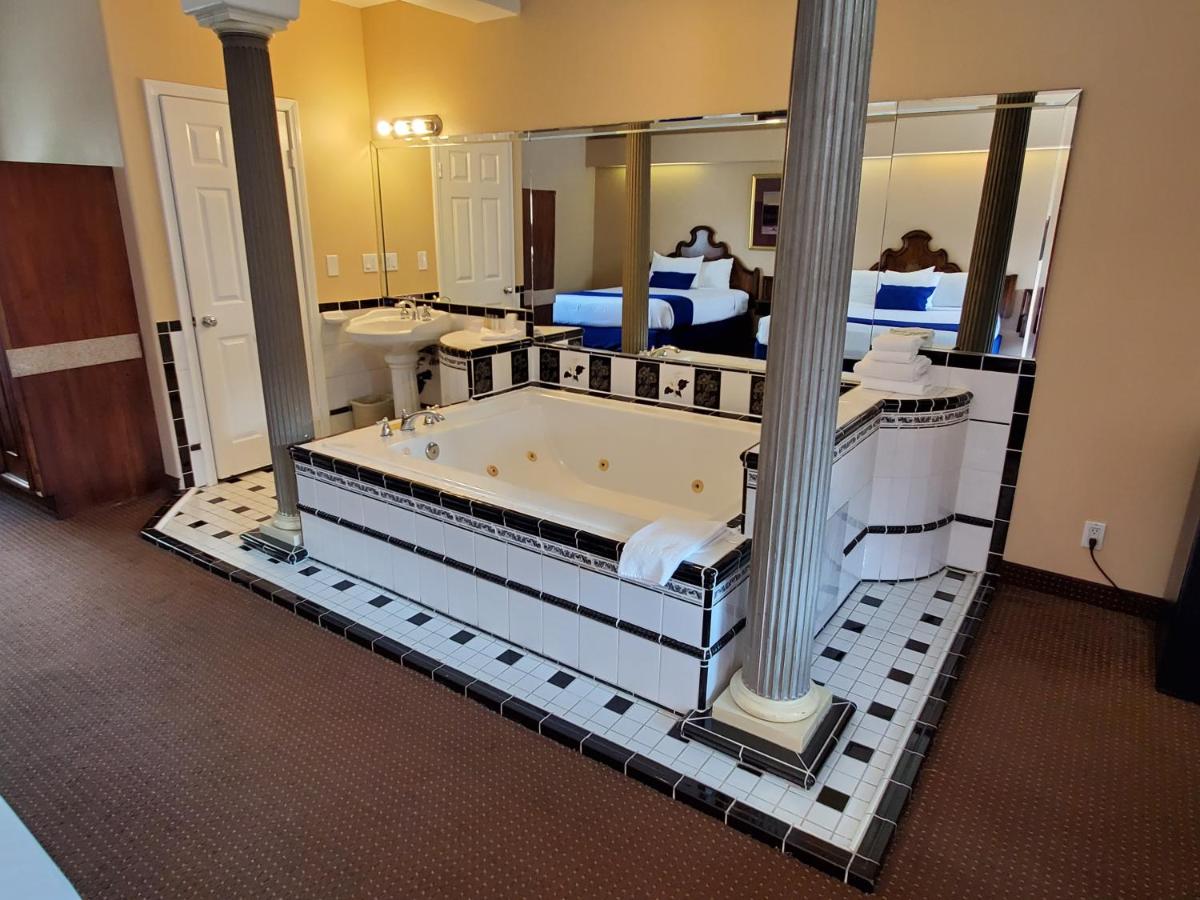 | Colony Inn