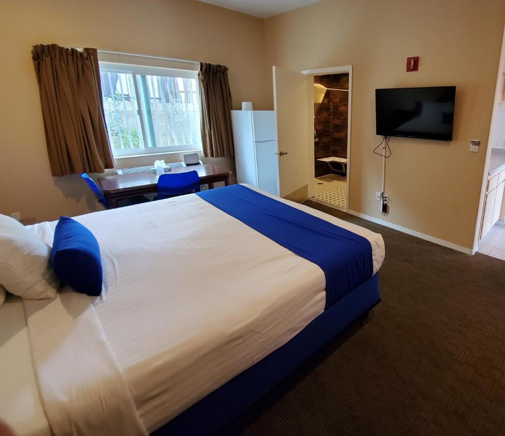 | Colony Inn