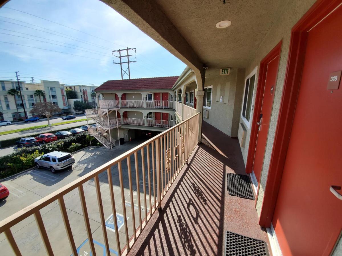 | Colony Inn