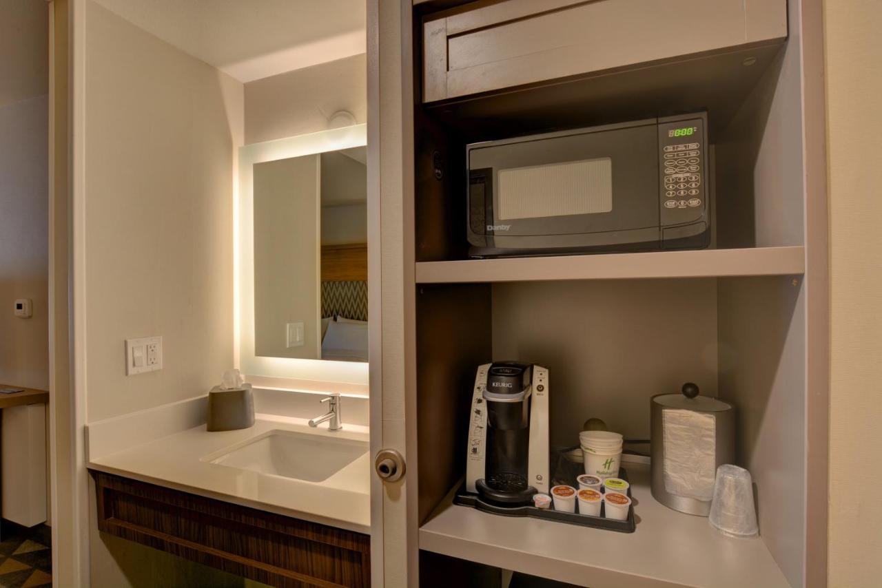 Standard Room at Holiday Inn Salem, an IHG Hotel