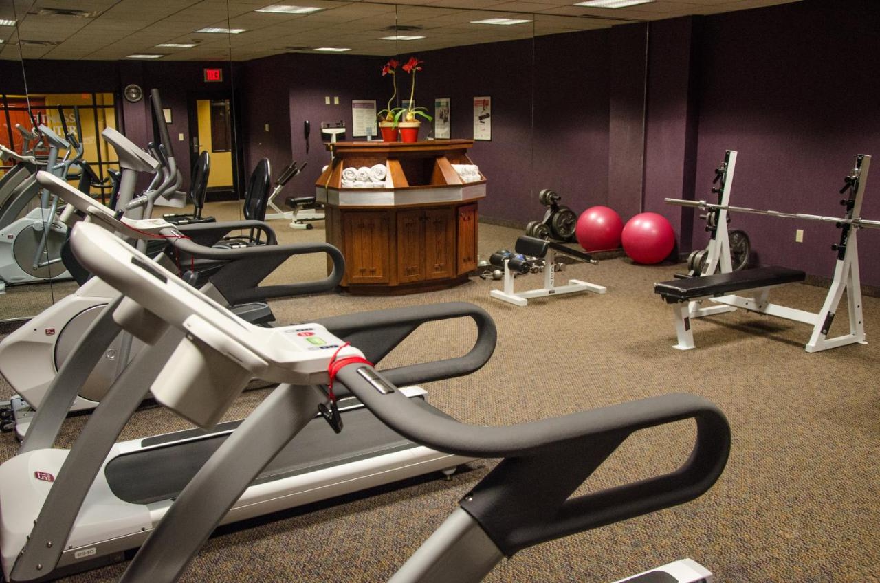 | Holiday Inn Hotel Pewaukee-Milwaukee West, an IHG Hotel