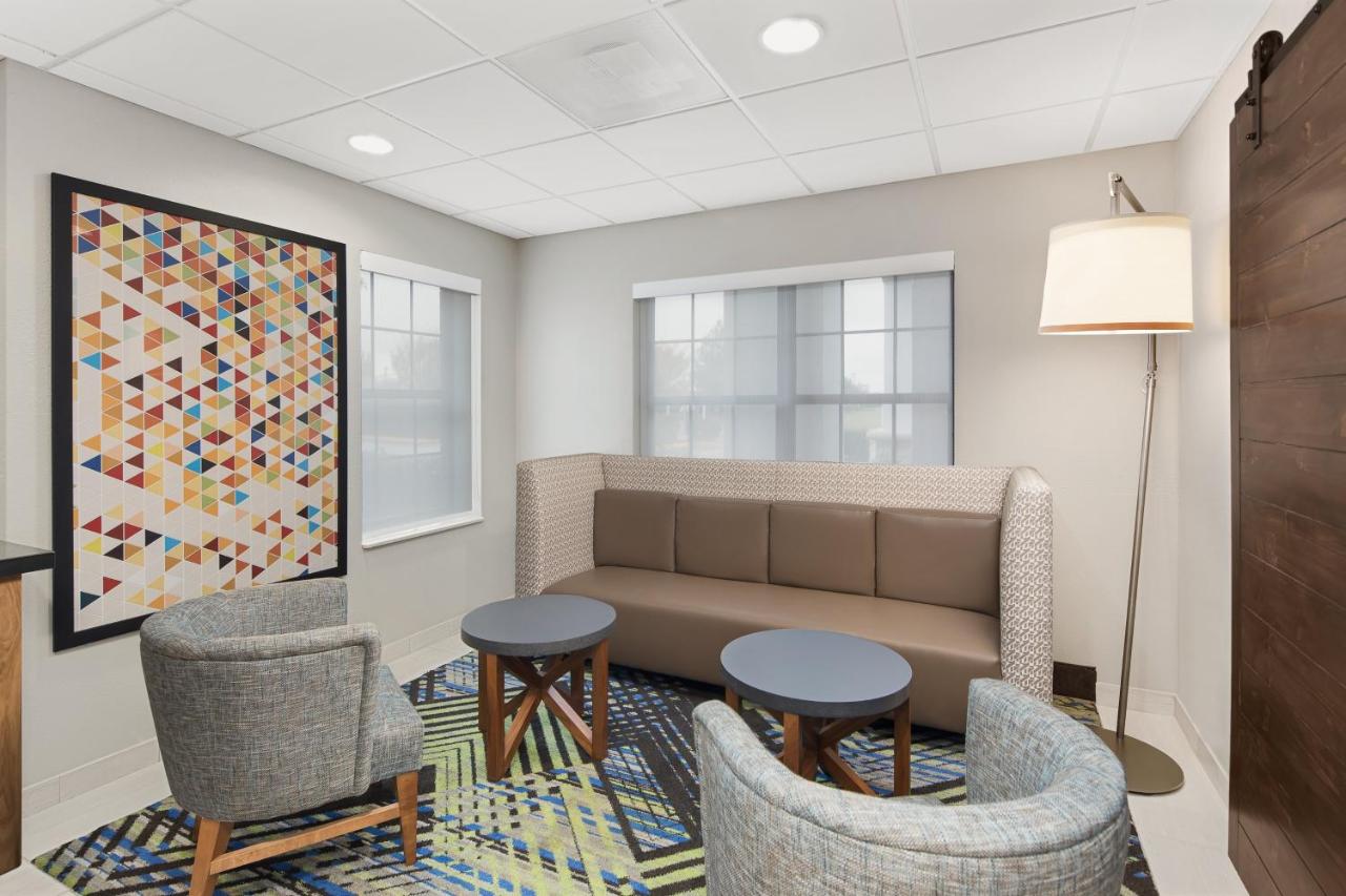 | Holiday Inn Express Hotel & Suites Byron, an IHG Hotel