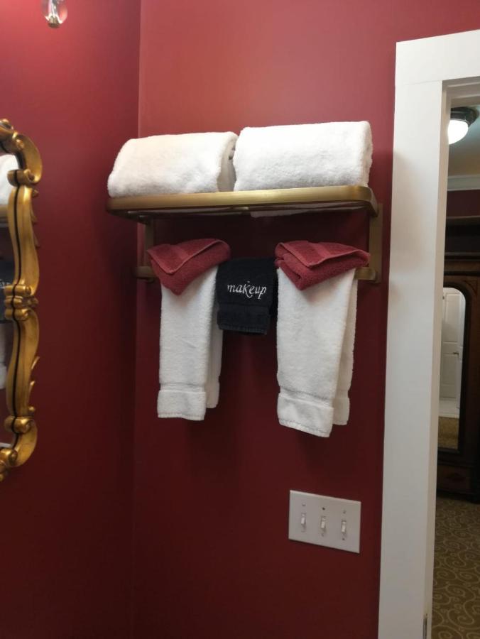  | Almondy Inn Bed & Breakfast