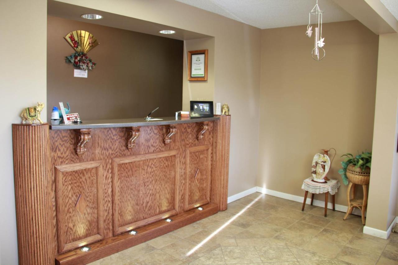 | Relax Inn and Suites Kuttawa
