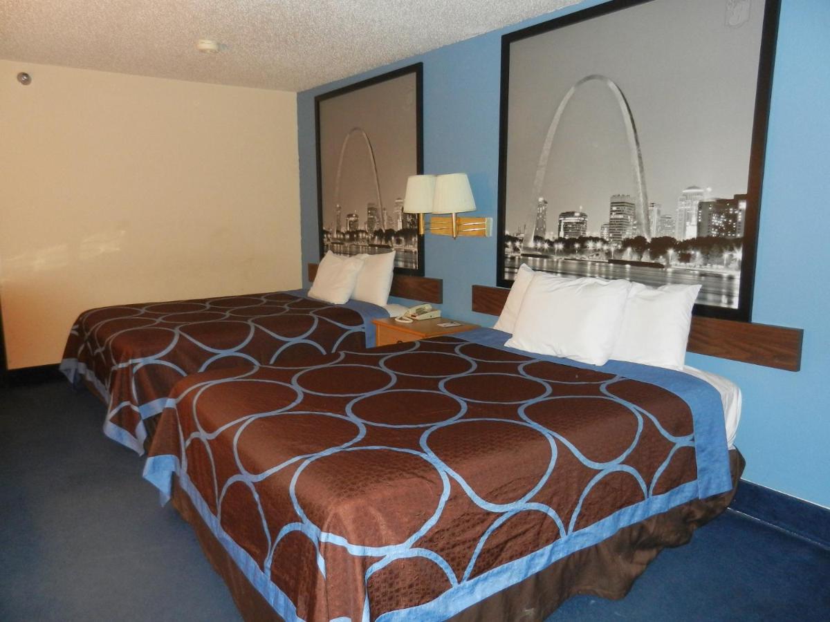 | Super 8 by Wyndham Potosi